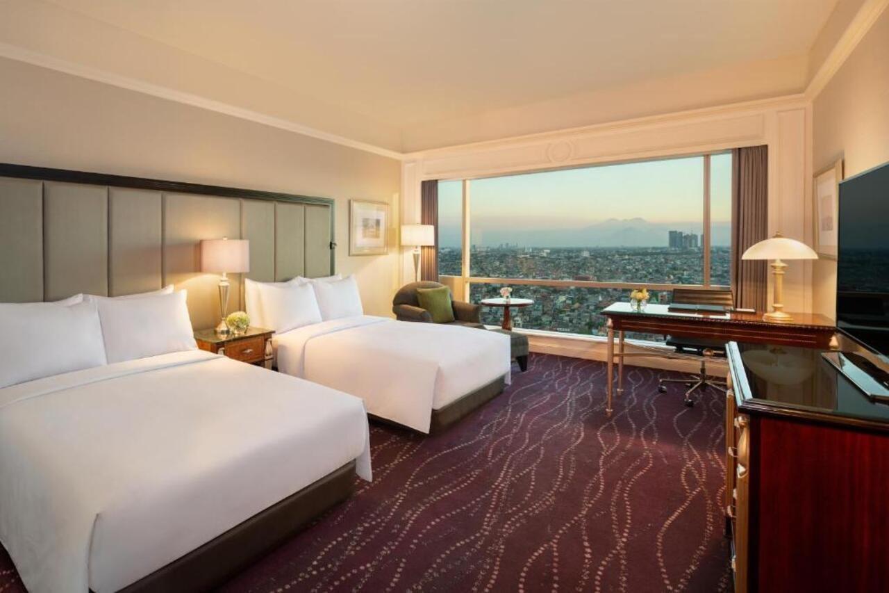 Jw Marriott Hotel Surabaya Exterior photo