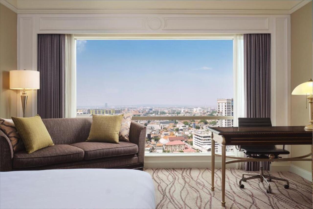 Jw Marriott Hotel Surabaya Exterior photo