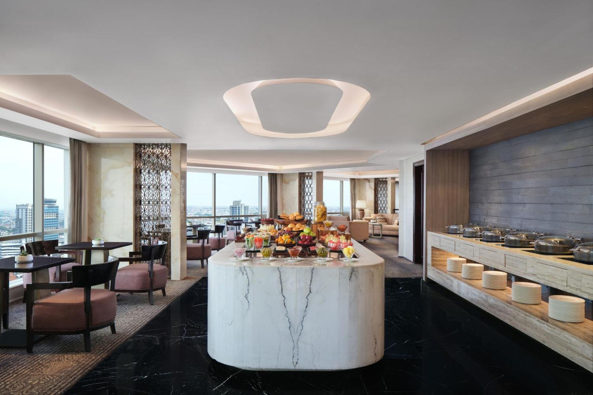 Jw Marriott Hotel Surabaya Exterior photo