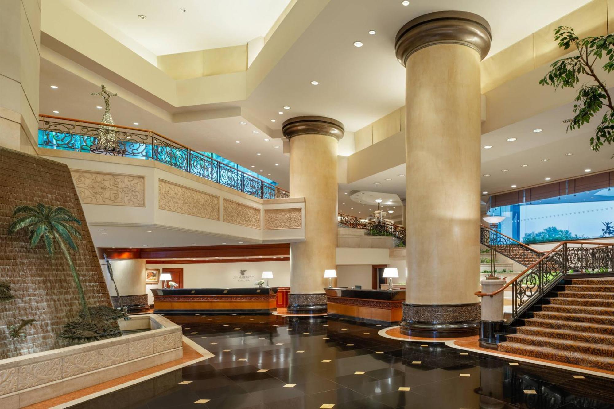 Jw Marriott Hotel Surabaya Exterior photo