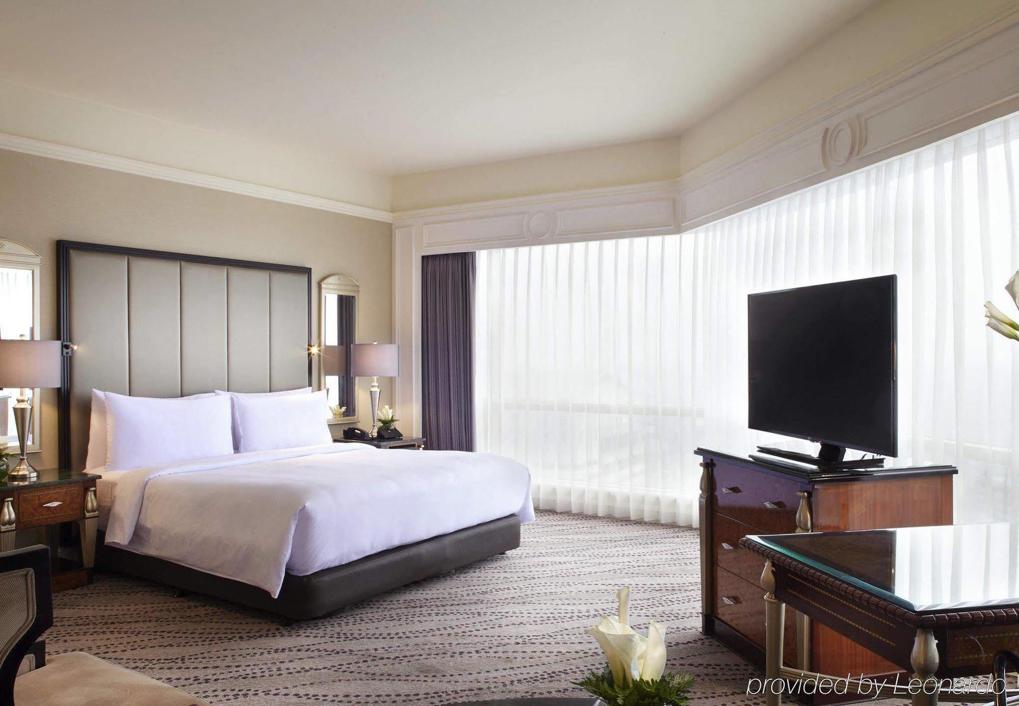 Jw Marriott Hotel Surabaya Exterior photo